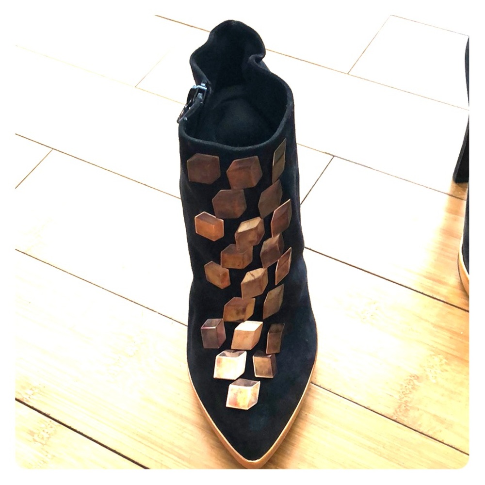 NWOT Pierre Hardy 3D embellished blk suede booties